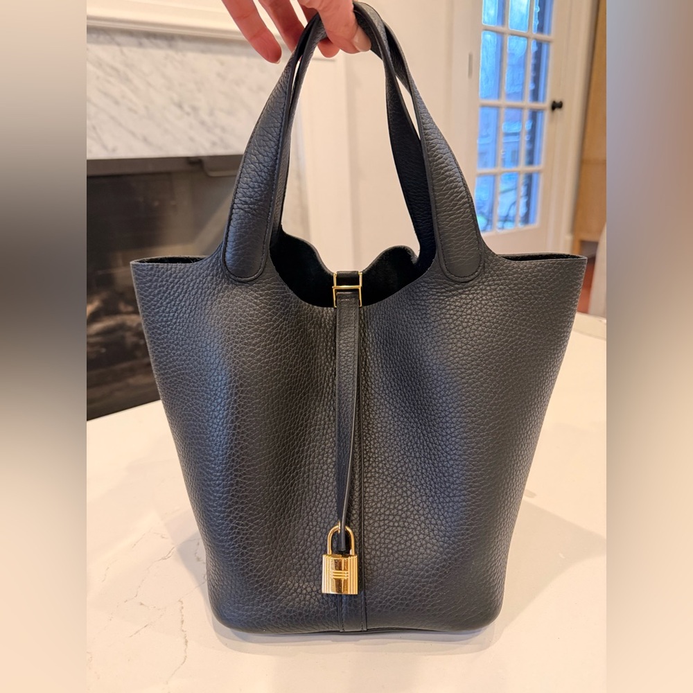 Hermes Picotin 22 in Black Clemence